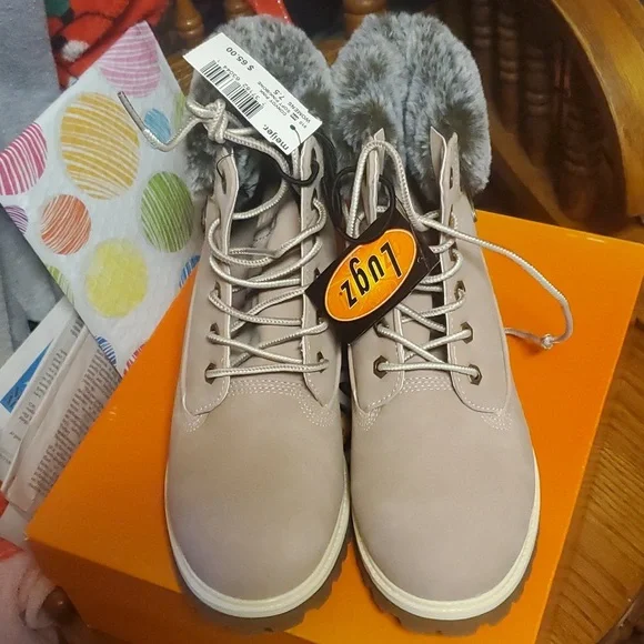 Lugz Shoes Lugz Womans Soft Pink Boots With Fuzzy Top Size 75